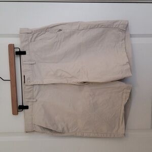 GAP Factory Men's Khaki Lived In 10 Inch Shorts - Size 38